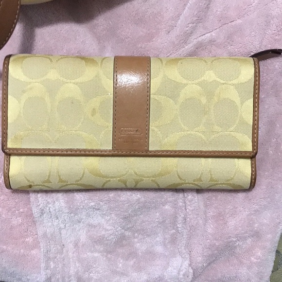 Coach purse - Picture 4 of 5